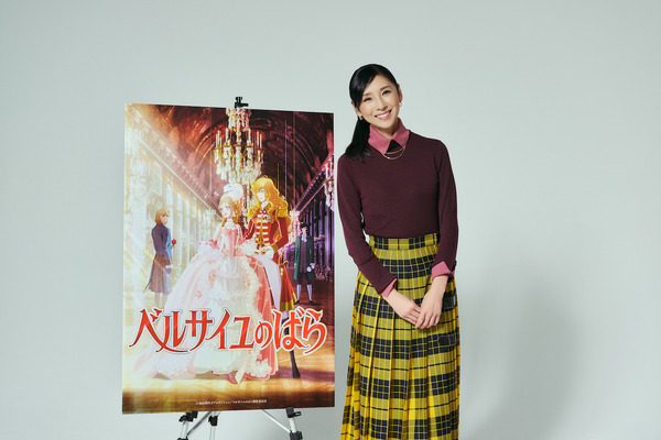 former-takarasienne-hitomi-kuroki-will-be-in-charge-of-the-narration-for-“the-rose-of-versailles”!-the-theme-song-will-be-ayaka-♪-this-preview-is-colored-with-magnificent-music