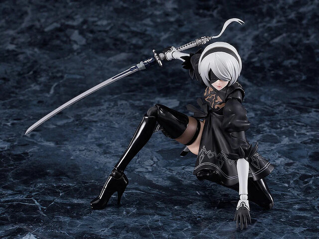 I can move those thighs! “2B” is now a figma from “NieR:Automata Ver1.1a” - “Pod 042” and “White Contract” to liven up the display are also included