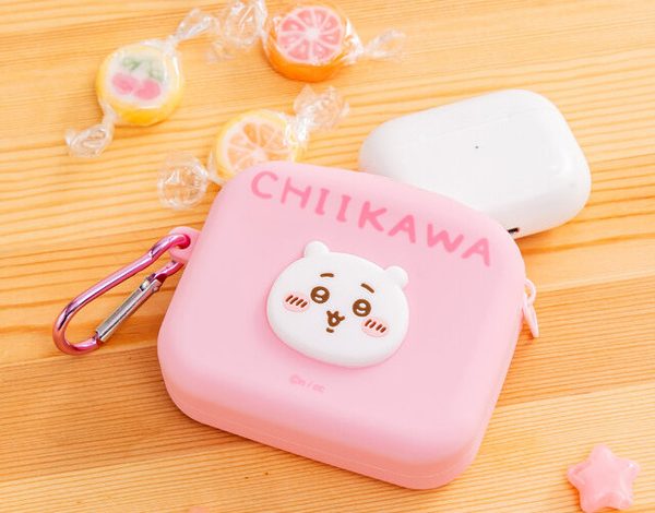 “chiikawa”-cute-face-is-a-little…!-“mini-silicone-pouch”-that-you’ll-want-to-put-sweets-and-earphones-in-is-now-available-as-a-prize